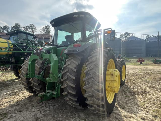 Image of John Deere 8400R equipment image 2