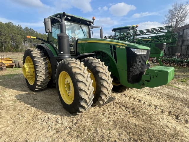 Image of John Deere 8400R equipment image 1