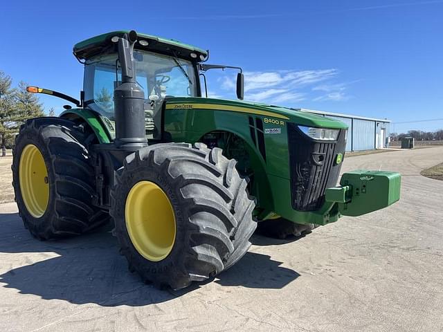 Image of John Deere 8400R equipment image 1