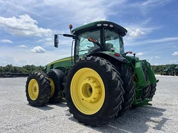 Image of John Deere 8400R equipment image 1