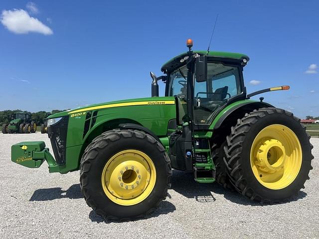Image of John Deere 8400R equipment image 2