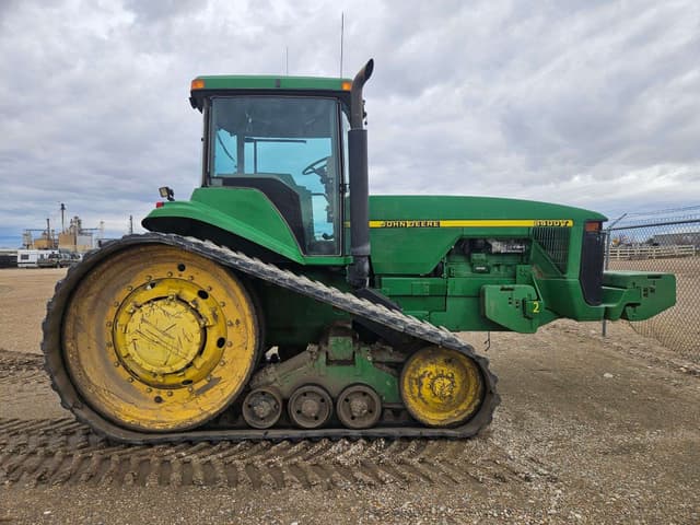 Image of John Deere 8400T equipment image 4