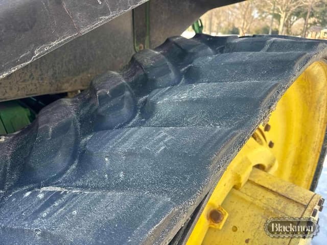 Image of John Deere 8400T equipment image 2