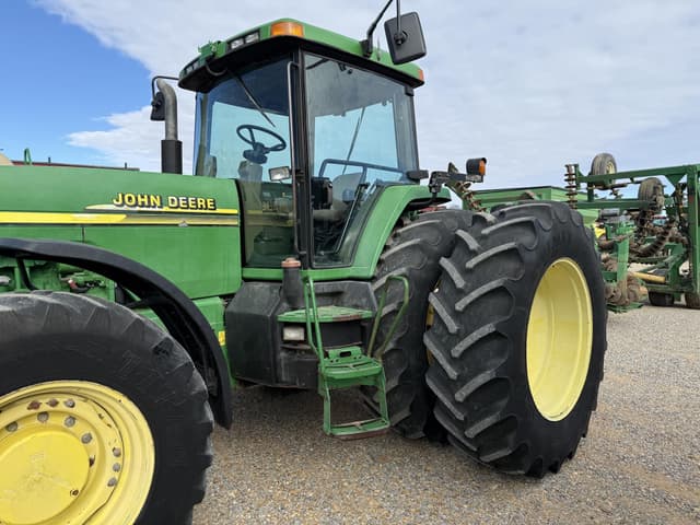 Image of John Deere 8410 equipment image 1