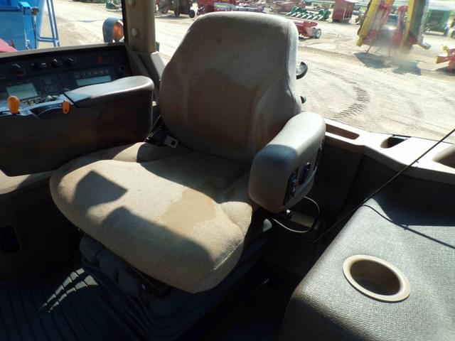 Image of John Deere 8410 equipment image 4