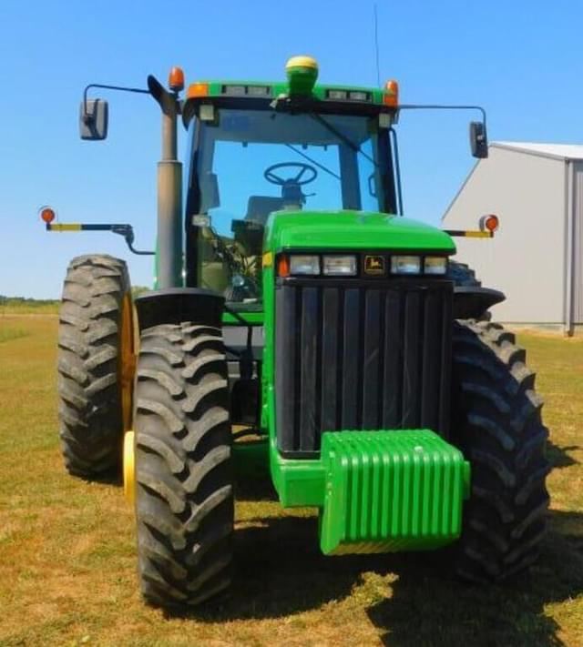 Image of John Deere 8410 equipment image 2