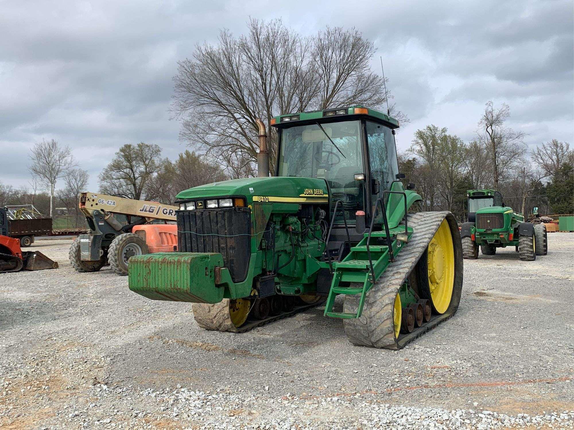 Main image John Deere 8410T
