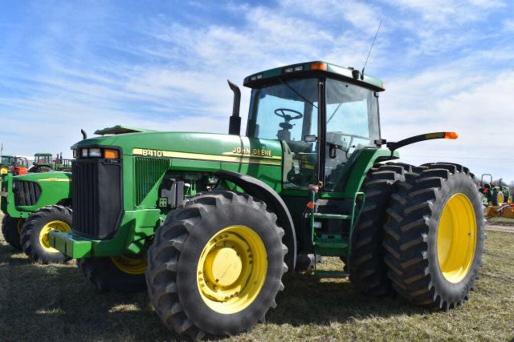 Main image John Deere 8410