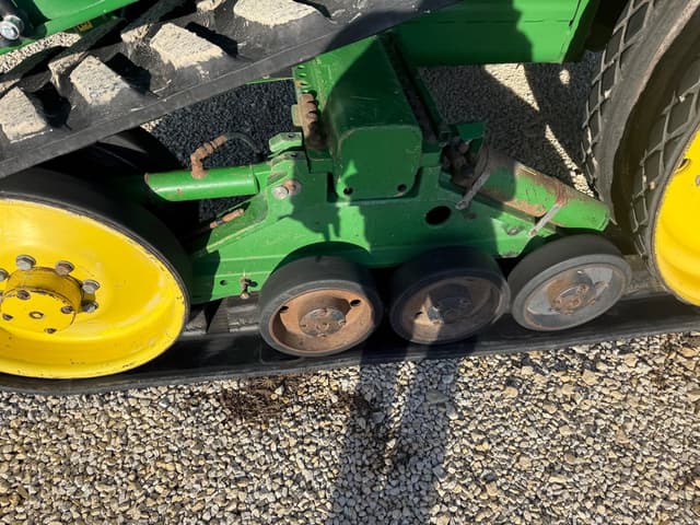 Image of John Deere 8410T equipment image 4