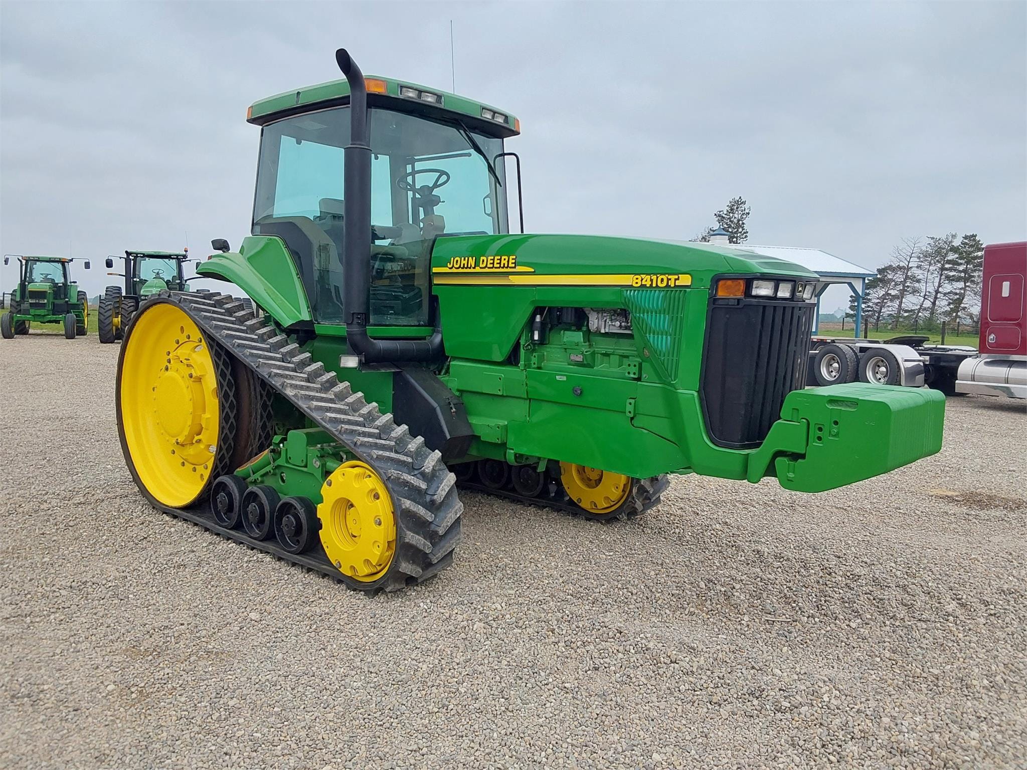 John Deere 8410T Equipment Image0