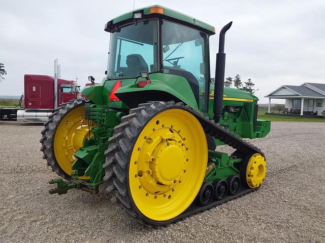 Image of John Deere 8410T equipment image 2