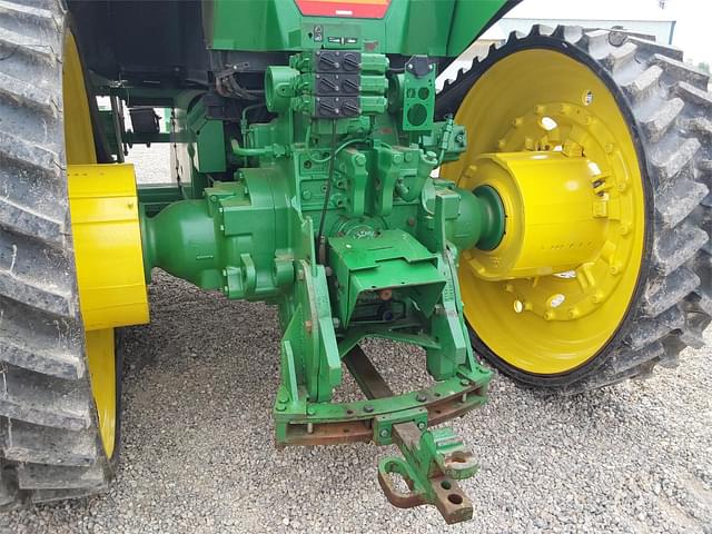 Image of John Deere 8410T equipment image 4