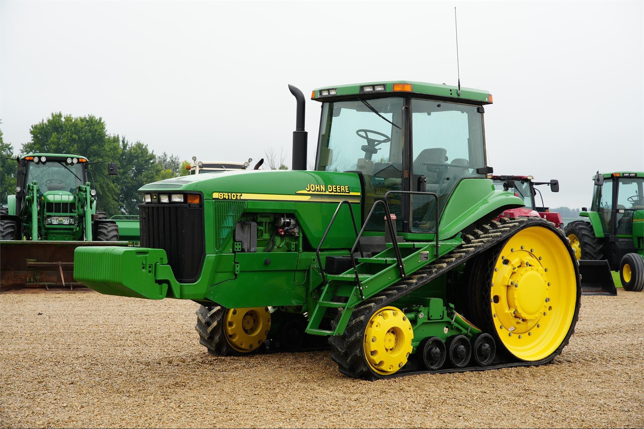 John Deere 8410T Equipment Image0