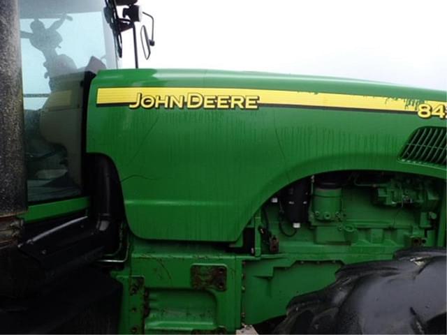 Image of John Deere 8420 equipment image 4