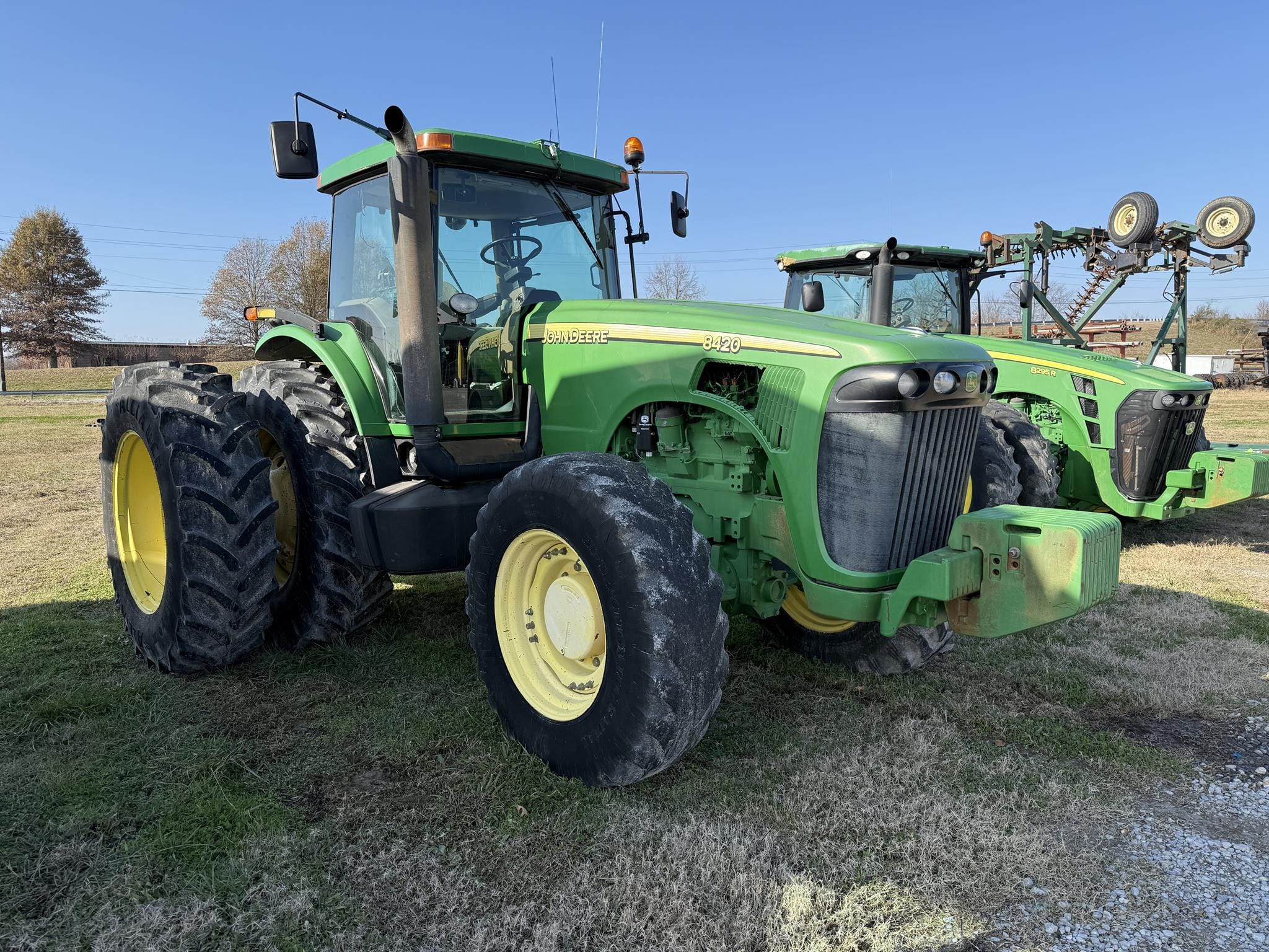 John Deere 8420 Equipment Image0