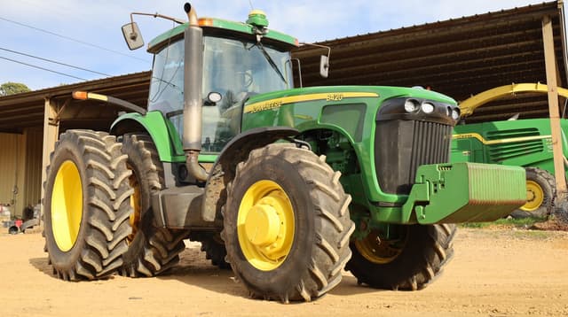 Image of John Deere 8420 equipment image 1