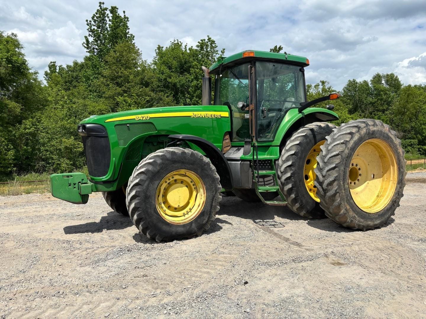 John Deere 8420 Equipment Image0