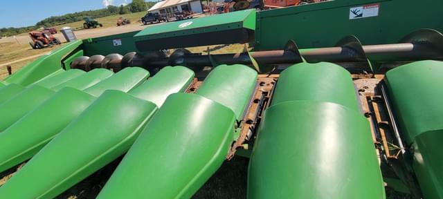 Image of John Deere 843 equipment image 2
