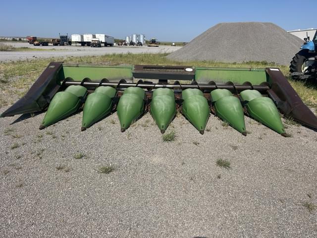 Image of John Deere 843 equipment image 1