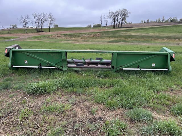 Image of John Deere 843 equipment image 3