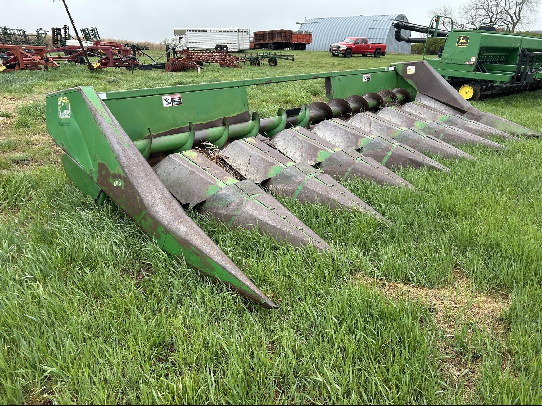 John Deere 843 Equipment Image0