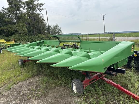 Image of John Deere 843 Primary image