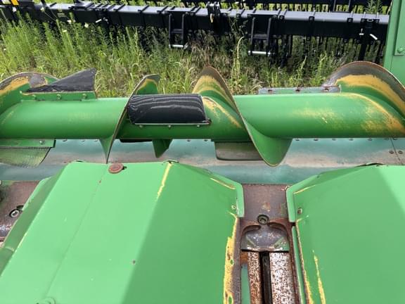 Image of John Deere 843 equipment image 4