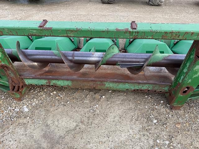 Image of John Deere 843 equipment image 4