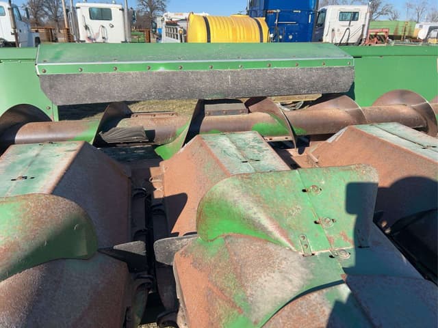 Image of John Deere 843 equipment image 3