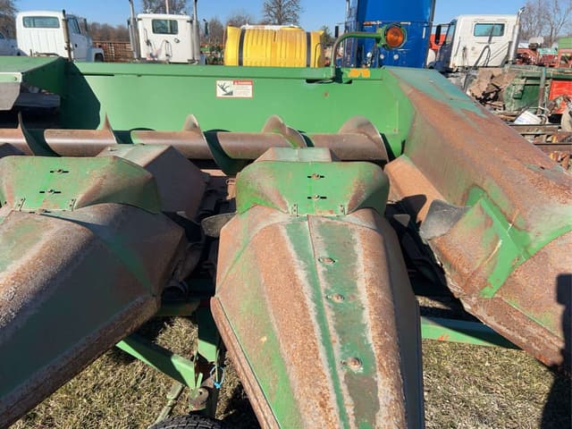 Image of John Deere 843 equipment image 2