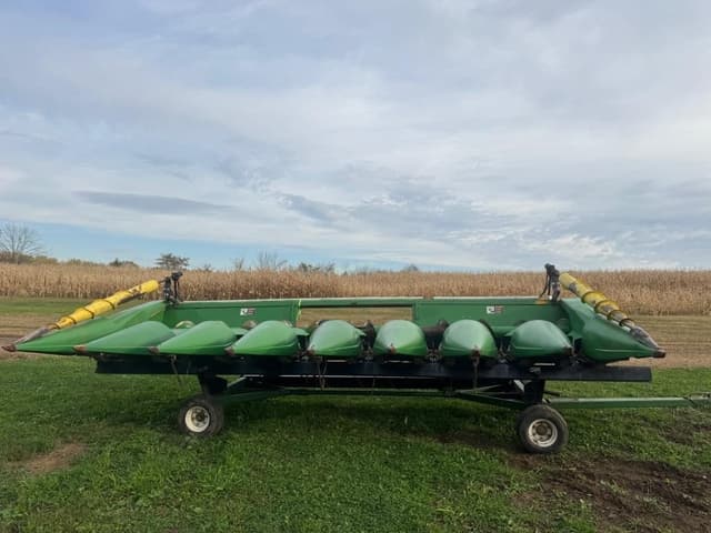 Image of John Deere 843 equipment image 2