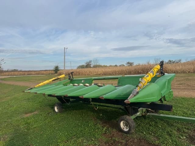 Image of John Deere 843 equipment image 1