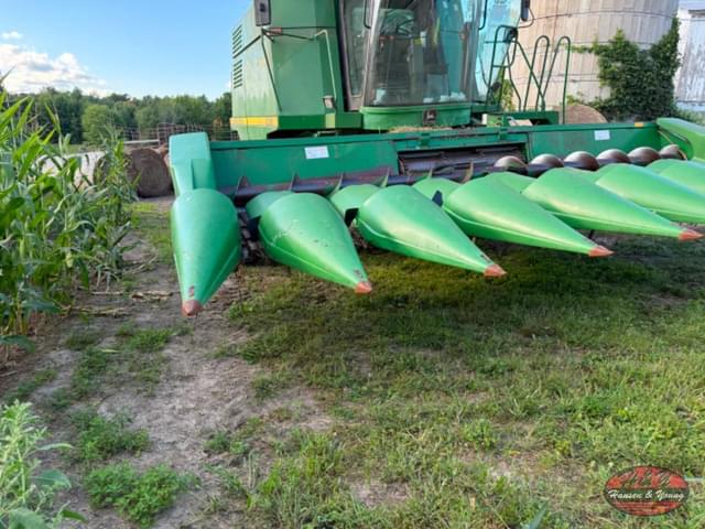 Image of John Deere 843 equipment image 4