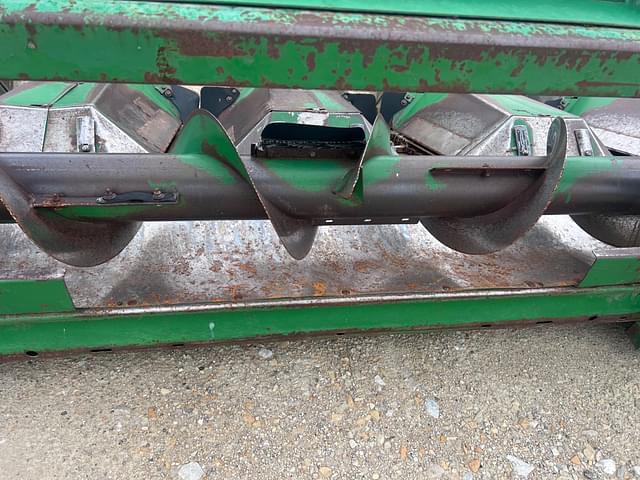Image of John Deere 843 equipment image 3