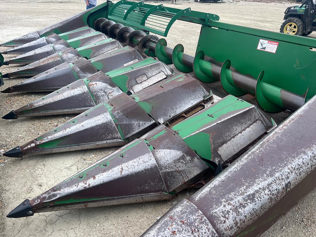 Image of John Deere 843 Primary image
