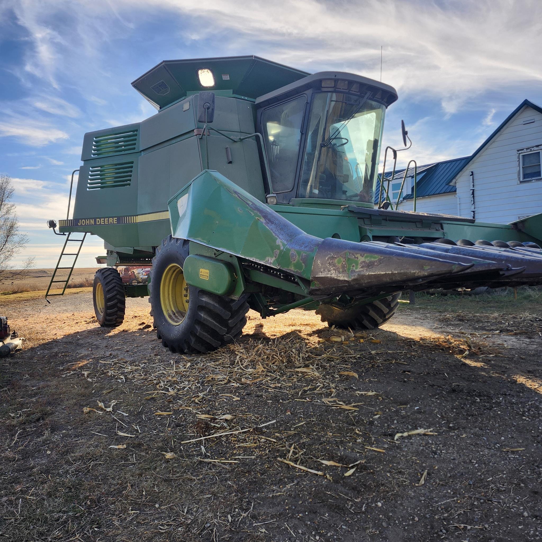 John Deere 843 Equipment Image0