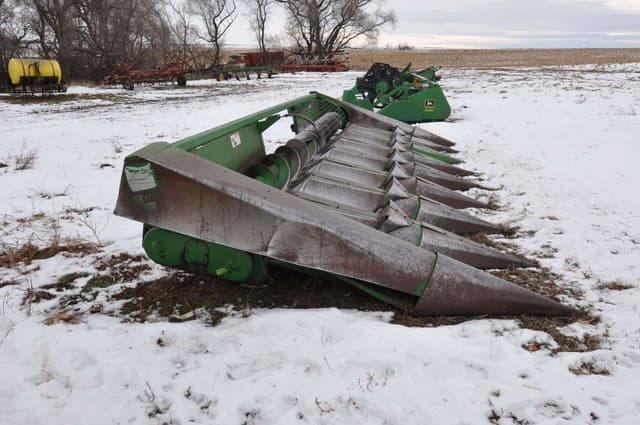 Image of John Deere 843 equipment image 3