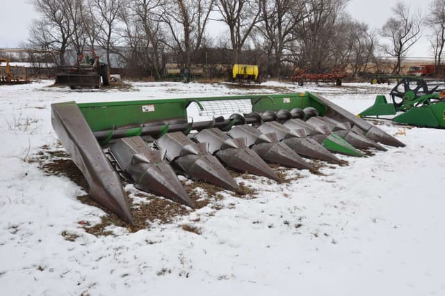 Image of John Deere 843 equipment image 2