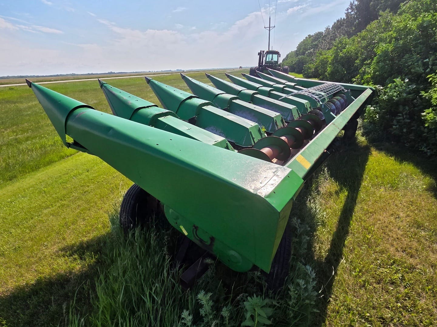 John Deere 843 Equipment Image0