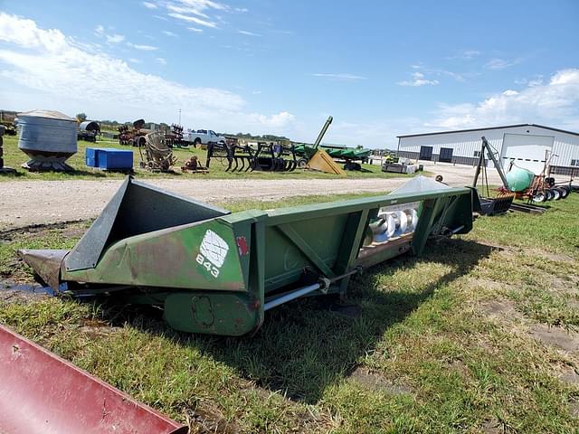 Image of John Deere 843 equipment image 4