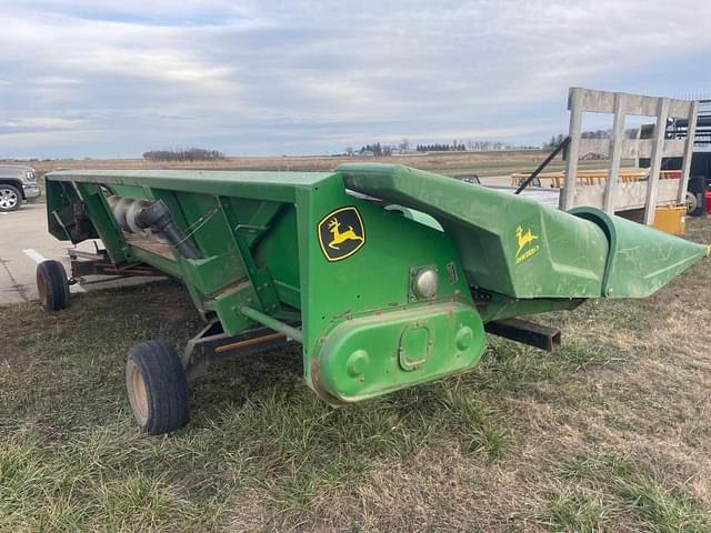 Image of John Deere 843 equipment image 2