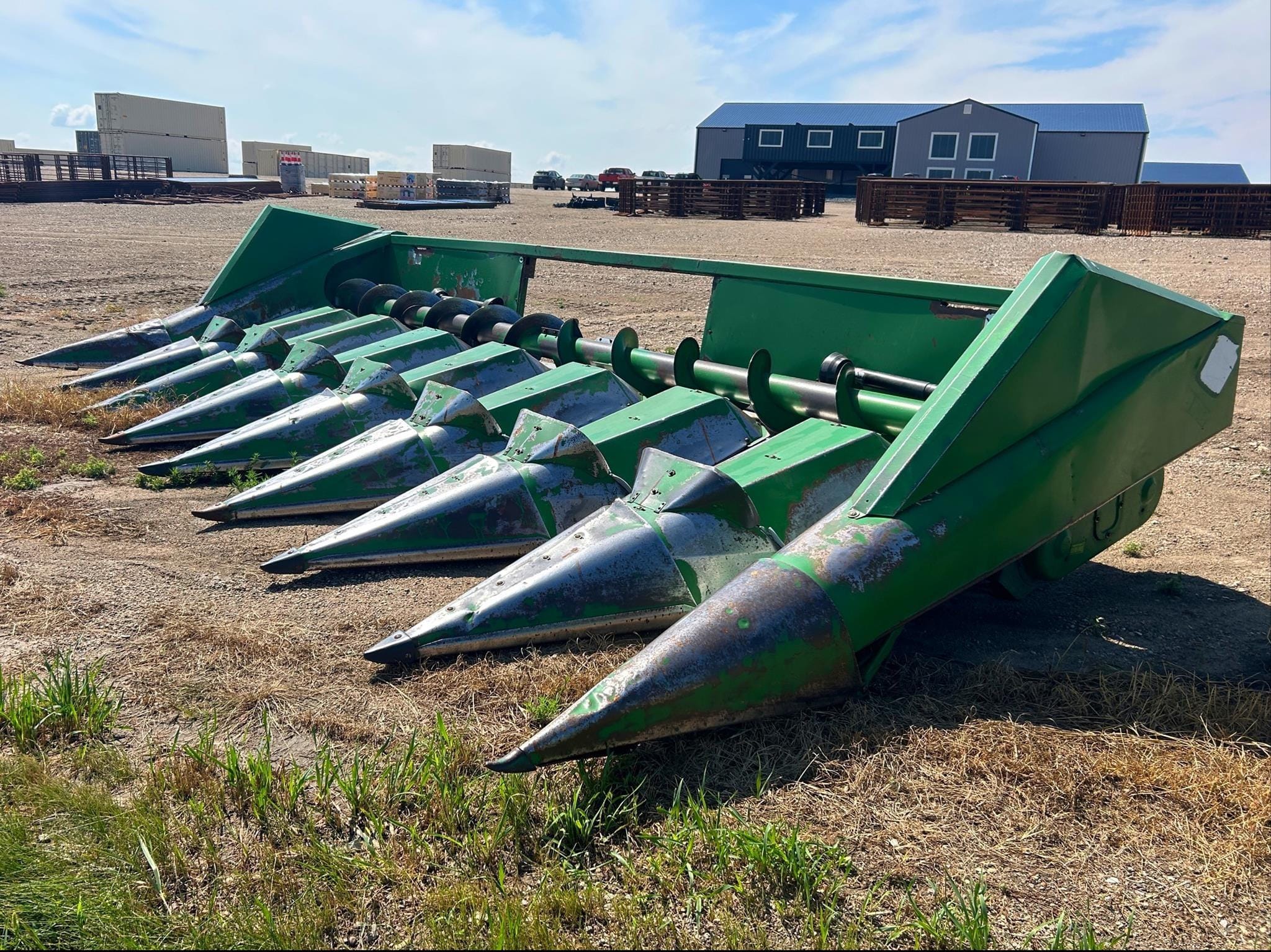 John Deere 843 Equipment Image0