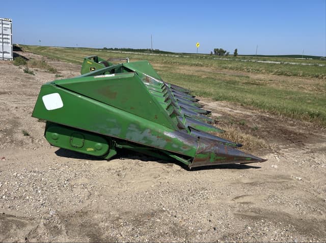 Image of John Deere 843 equipment image 2