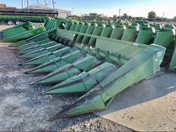 Main image John Deere 843