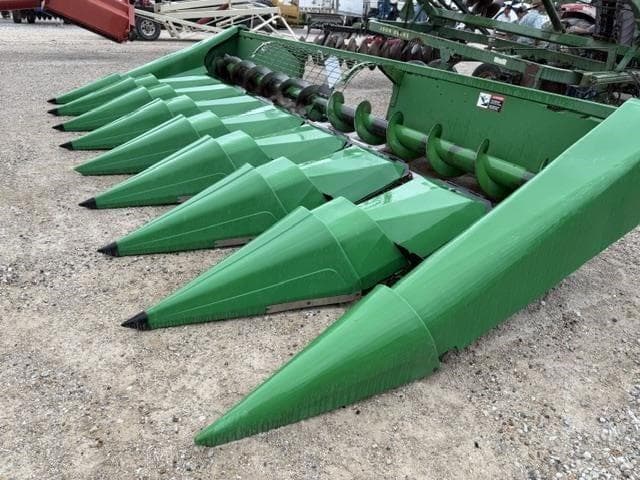 Image of John Deere 843 Primary image