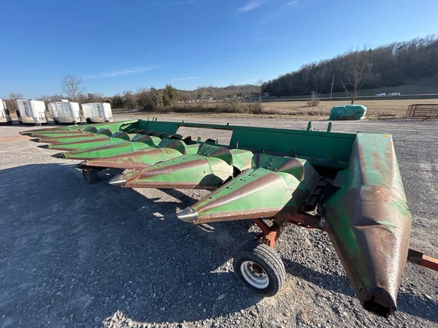 Image of John Deere 843 equipment image 2