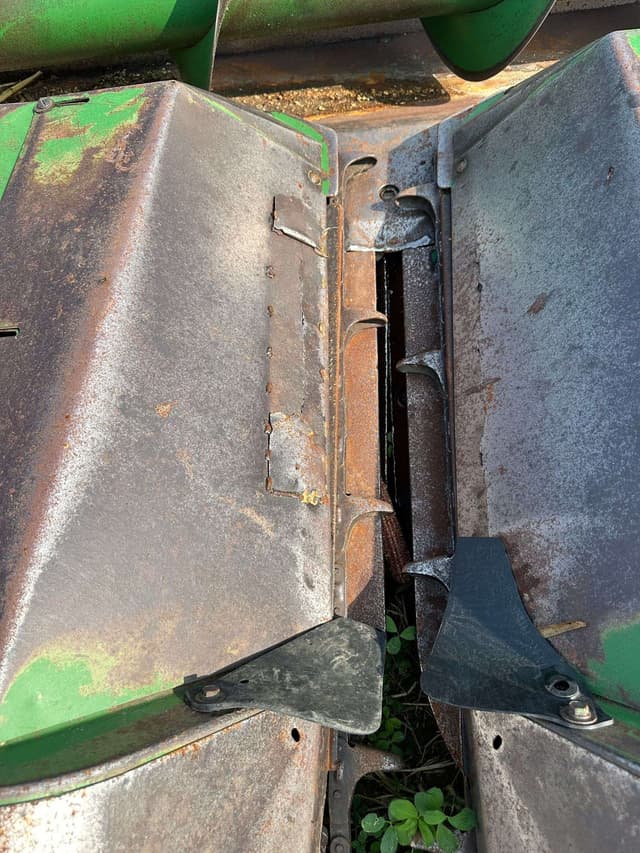 Image of John Deere 843 equipment image 4