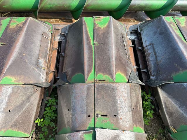 Image of John Deere 843 equipment image 3