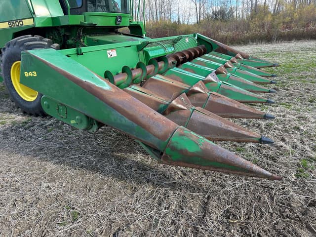 Image of John Deere 843 equipment image 4