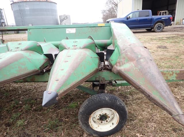 Image of John Deere 843 equipment image 1